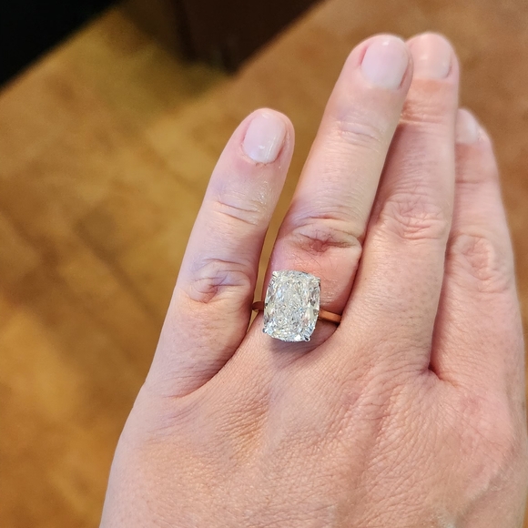 8 Carat Cushion Cut Diamond Gold Ring - Picture 6 of 9